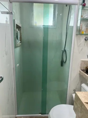 VENDO PORTA DE BOX USADA VIDRO VERDE