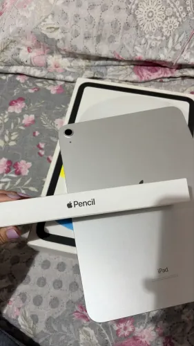 Vendo iPad 10 geração 64GB + Caneta Pencil 
