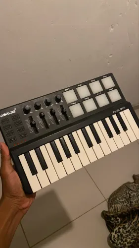 Vendo teclado midi
