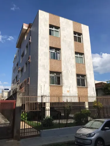 Imóvel para aluguel possui 220 metros quadrados com 3 quartos em Prado - Belo Horizonte -