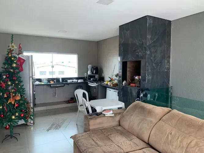 Casa Sobrado à Venda no Bairro Nossa Senhora Aparecida em Uberlândia