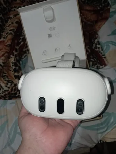 Meta Quest 3 - Óculos de realidade virtual de 512GB. Baixei o preço pra vender urgente.
