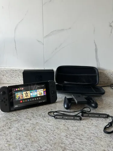 Nintendo Switch V1 Completo + Super Smash Bros + Pokémon Sword + Estojo | Excelente Estado