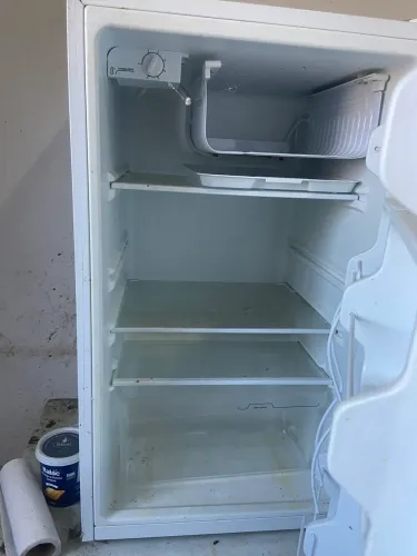 Frigobar midea