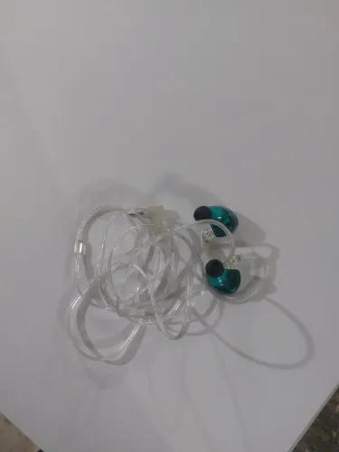 Fone de ouvido in ear 16 drives pro