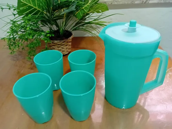 Conjunto de Jarra e Copos Tupperware