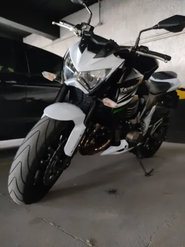 Z800 2013 ABS *Leia o Anúncio*