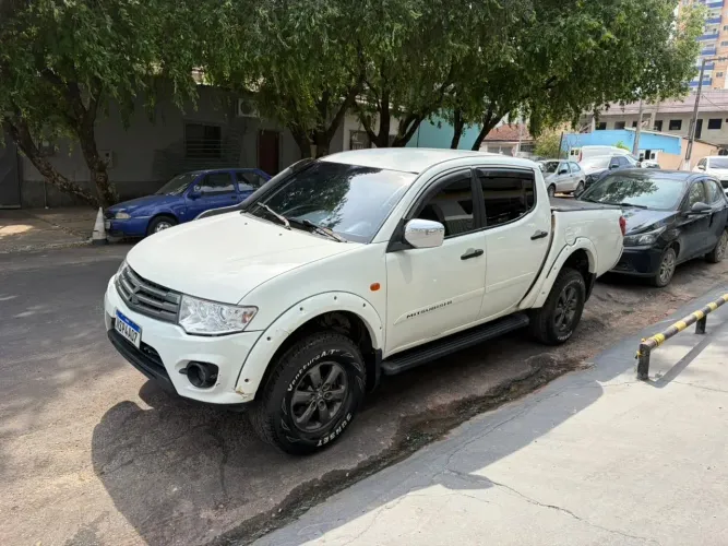 Mitsubishi L200 Triton HPE 3.2 CD TB Int.diesel AUT 2011