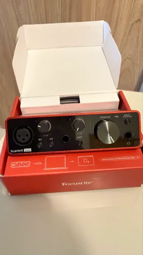 Interface áudio Focusrite Scarlett 3rd