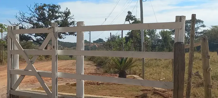 SITIO PRONTO COM 5 HECTARES