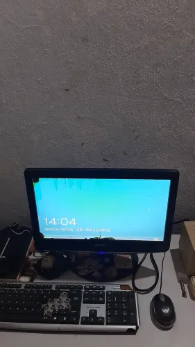 Vendo Computador, Samsung ano de 2013 a 2015, está com avaria na tela 