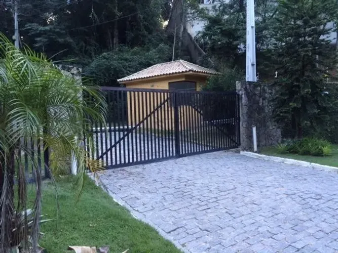 Terreno em Condomínio -Três Mangueiras-
