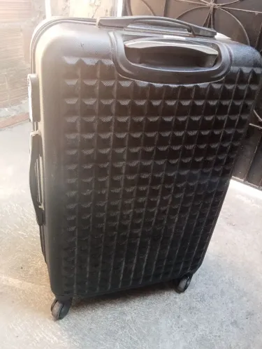 Vendo mala semi nova em perfeitas condições.