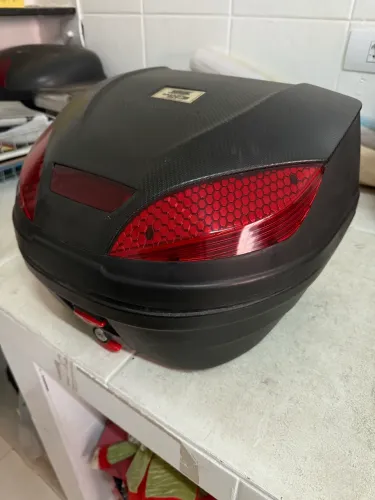 Baú bagageiro moto 