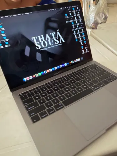MacBook Pro - 256 gb core i7 20217