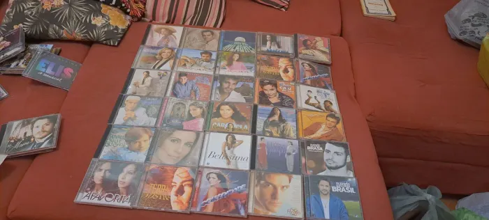 30 cds de novelas alguns lacrados 30,00 cada.