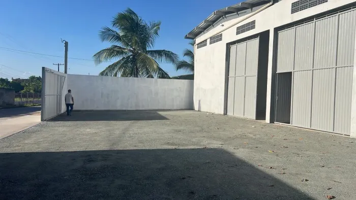 EXCELENTE GALPÃO NOVO