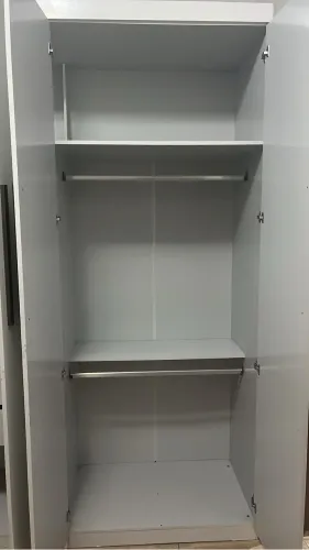 Guarda roupa semi novo
