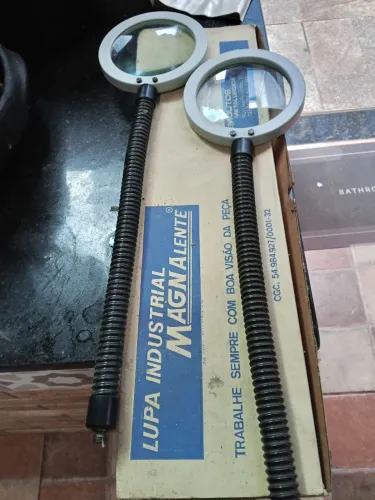 Lucas industrial 120 milímetros antiga e novas muito boa qualidade por ser antiga valor