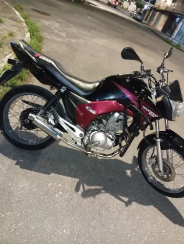 Moto Titan 150 Ano 2014 Não precisa de mais nada tudo novo!!