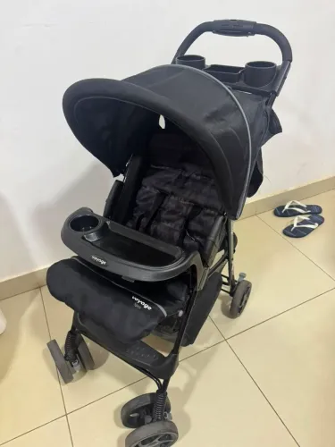 Carrinho em perfeito estado de uso, está funcionando normalmente, sem avarias, marca voyag