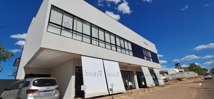 ALUGA SALA COMERCIAL NA 404 SUL