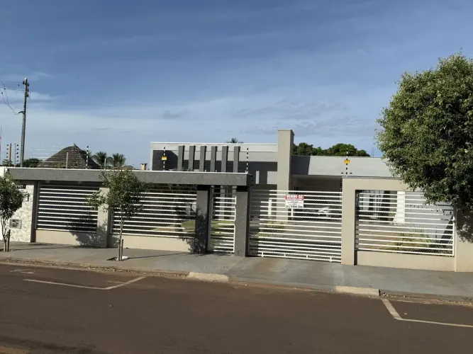 Casa para venda com 223 metros quadrados com 3 quartos em Centro - Canarana - Mato Grosso