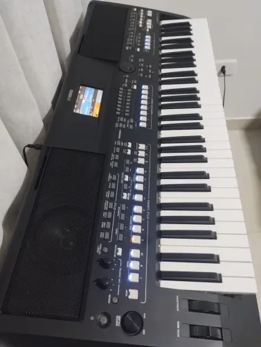 Teclado Arranjador Yamaha sx600