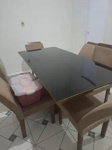 Mesa Grande com Tampa de Vidro
