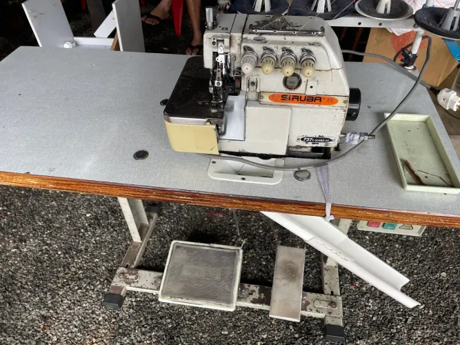 Máquina de costura ponto cadeia (conjugada) siruba 737