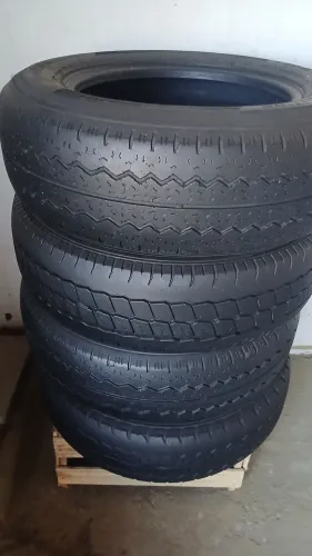PNEU ARO 15. 195/70