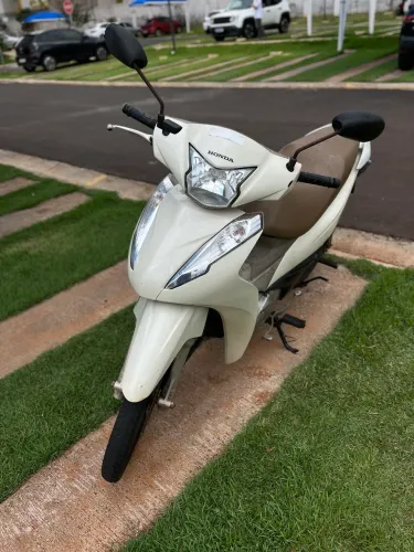 Honda Biz 125 EX Flex 2021 - Branco pérola - Unica dona