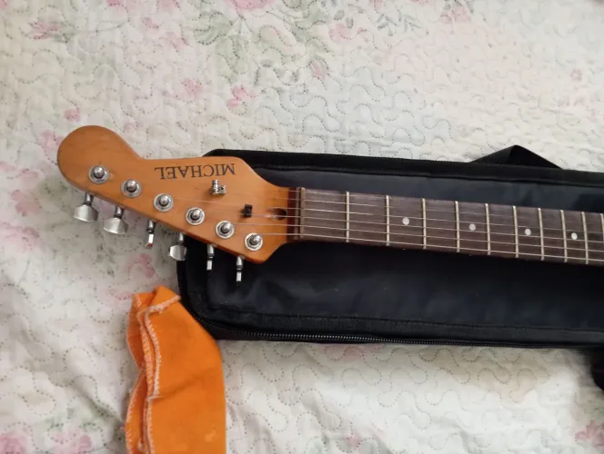 Vendo Guitarra ?