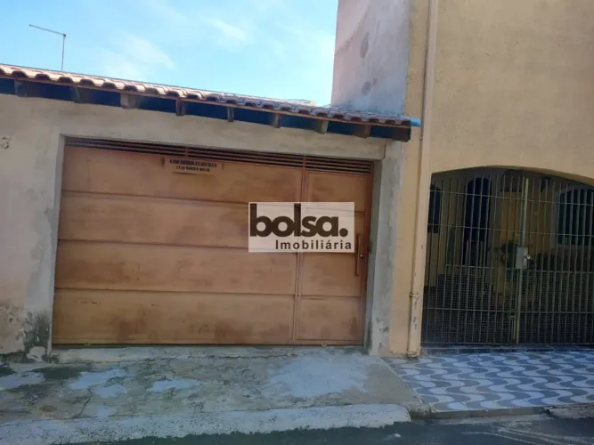 CASA A VENDA NO REDENTOR // 2 DORMITÓRIOS
