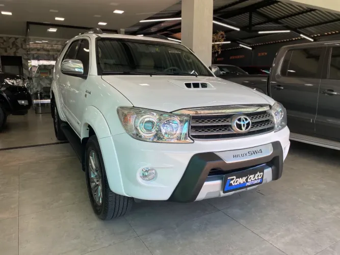 Toyota Hilux SW4 SRV D4-d 4X4 3.0 TDI Dies. AUT 2009