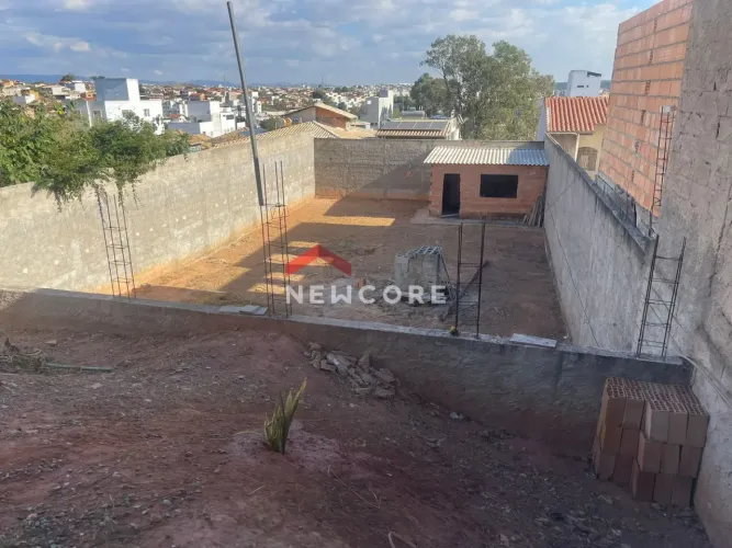 Lote em Rua Alvinópolis - Parque Xangri-Lá - Contagem/MG