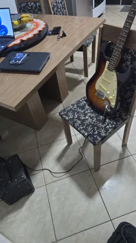 Guitarra gianinni com cubo