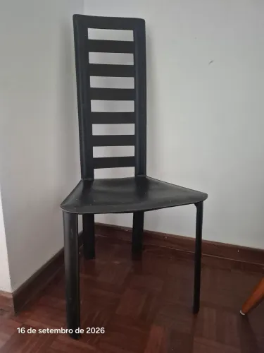 Cadeira e base de mesa