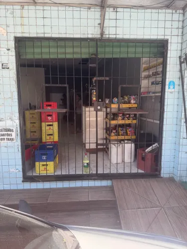 Grade de ferro distribuidora de bebidas