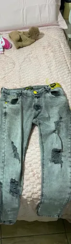 Camisetas, e calça 