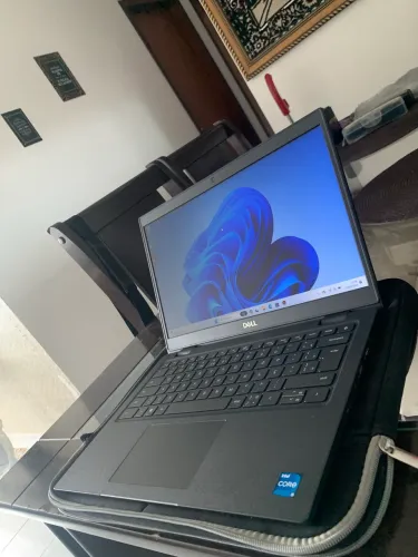 Notebook Dell 11Th Core i5 8GB+SSD M2 256GB - Com Placa de Vídeo Iris Xe