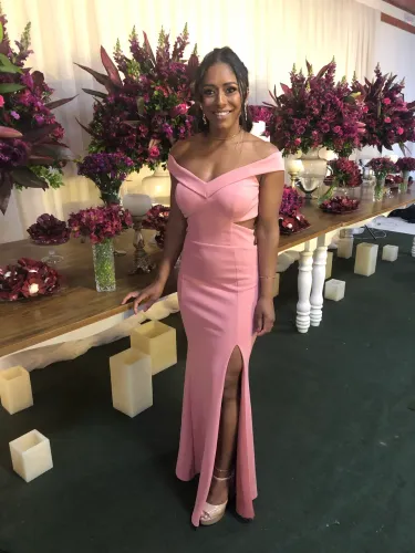 Vendo lindo vestido de festa