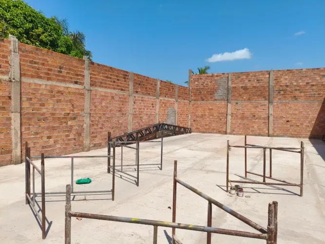 Vendo lindo terreno boa localização com galpão 