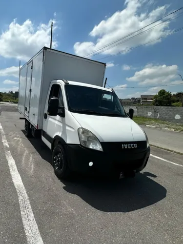 Iveco daily 35s14 /2013 baú 4,5 chapeado toda revisada