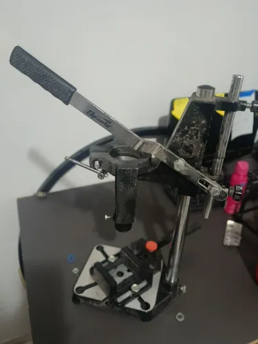 Suporte Para Furadeira Com Morsa ajustável
