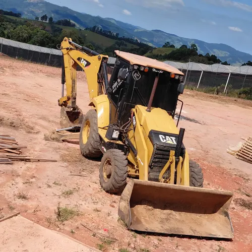 Retroescavadeira cat 416 f2