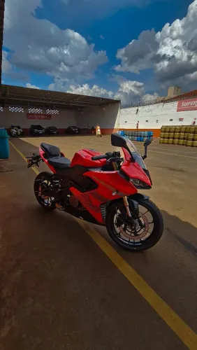 SBM 250S 2026 - Moto nova único dono perfeita sem comentários 