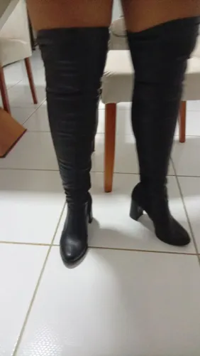 Bota cano longo preta