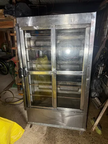 Máquina de assar frango. Capacidade para 60 frangos!