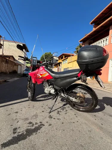 XTZ 125 com baú - ótima oportunidade